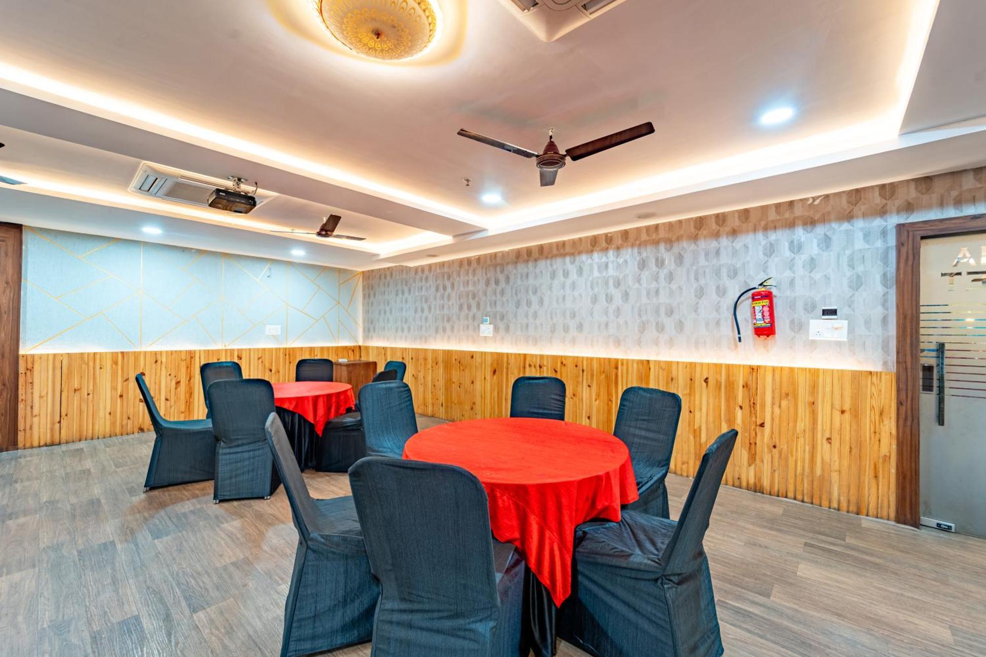 Treebo Premium Zorba Hotel Bhopal Exterior foto